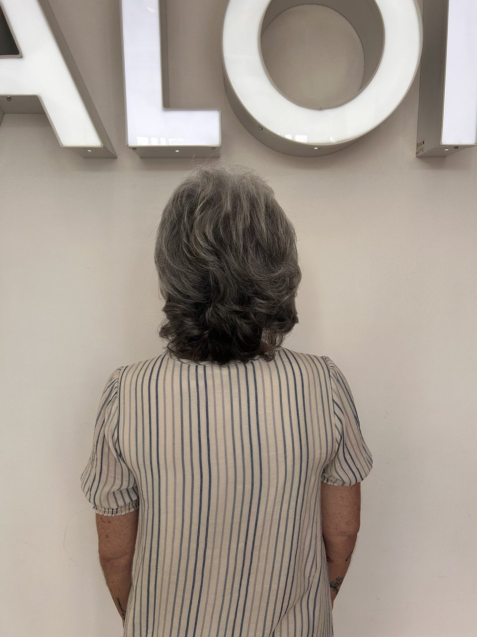 Natural, dimensional gray coverage and blending result